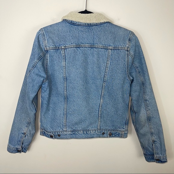 Levi's Womens Medium Sherpa Lined Denim Jean Light Wash Trucker Jacket - Picture 2 of 4